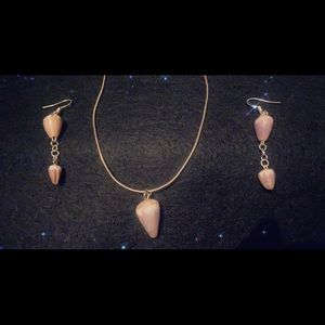 Sea shell- earring / necklace set. 🌴🏝🍹